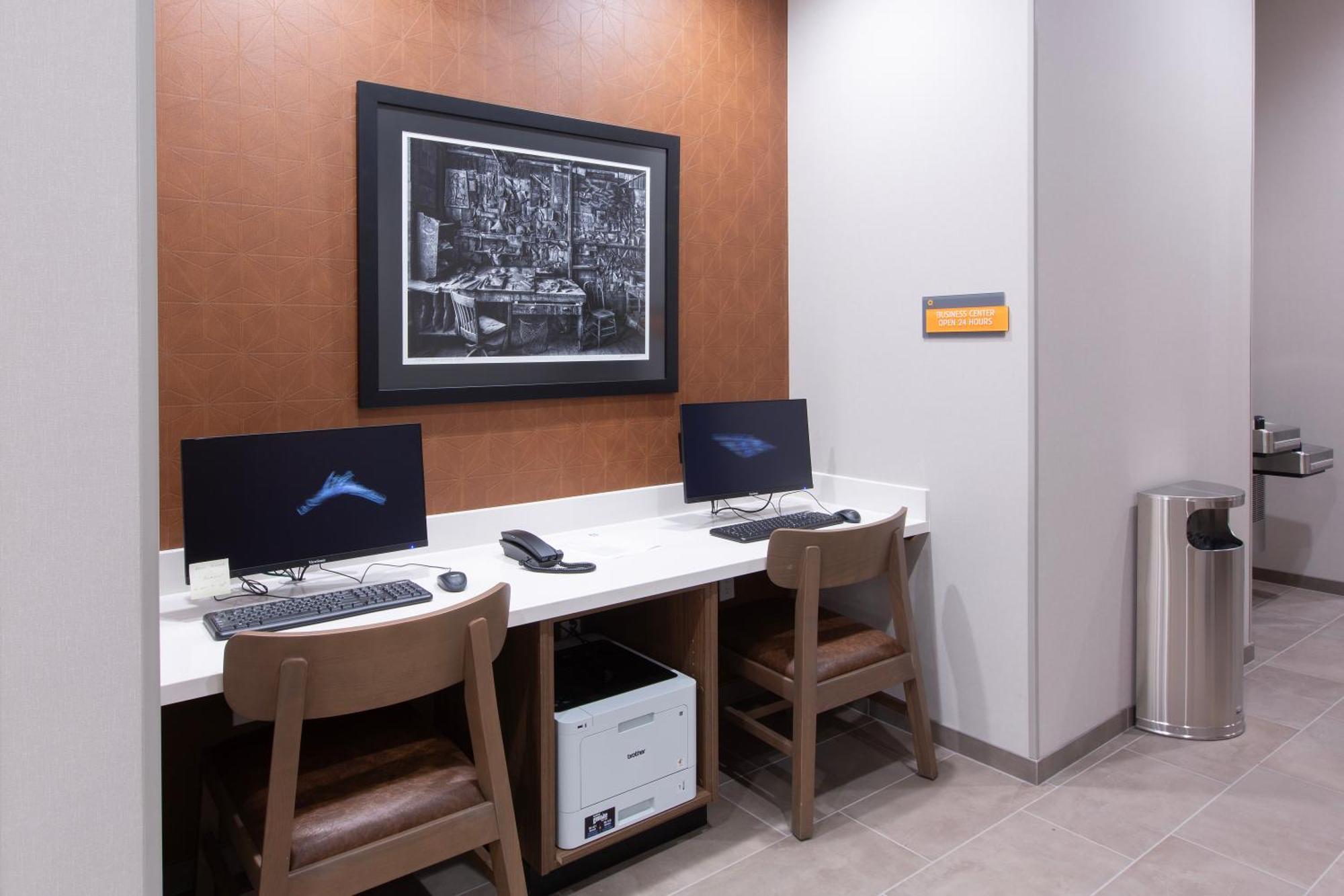 La Quinta Inn And Suites By Wyndham リンカーン エクステリア 写真