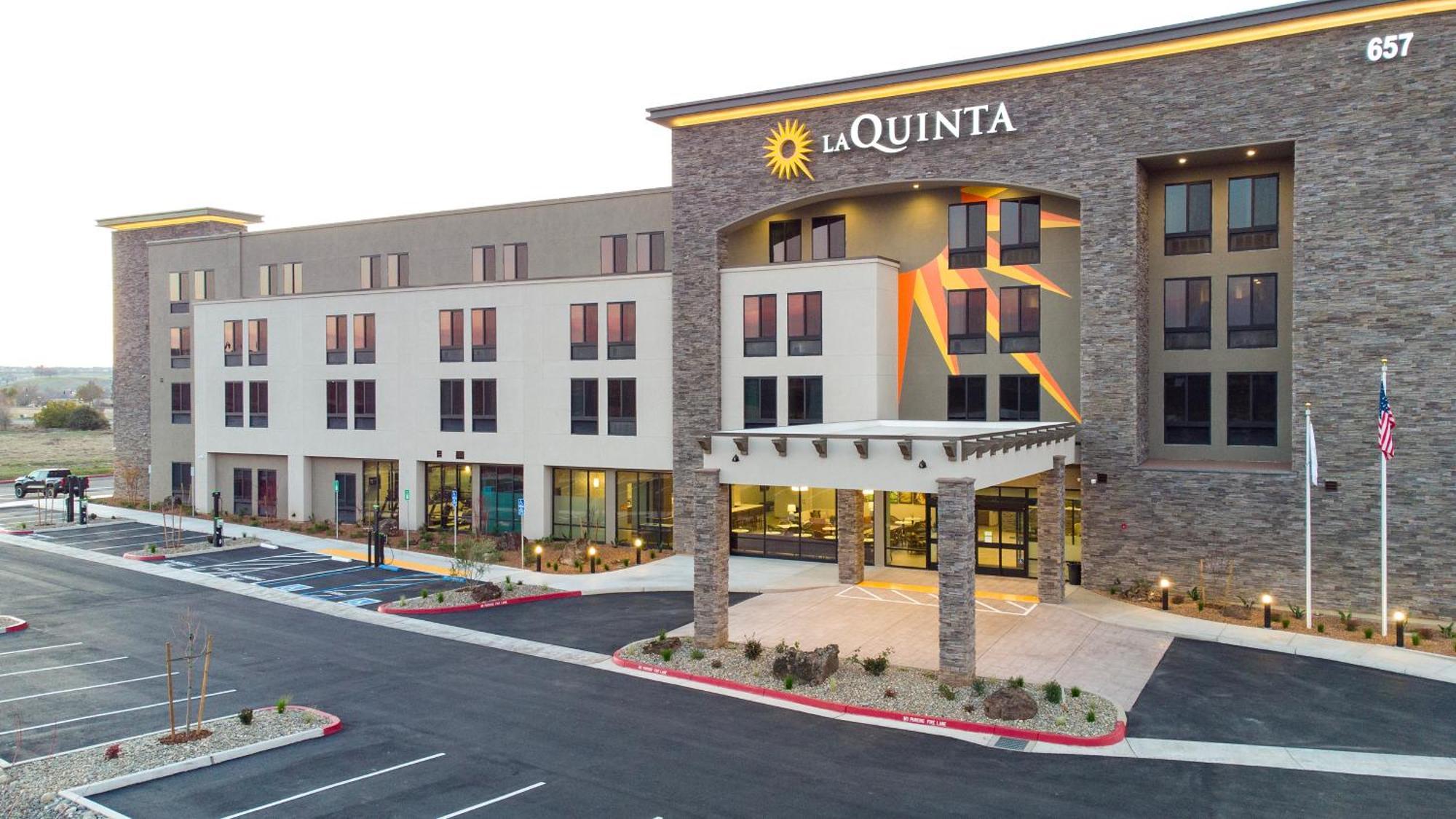 La Quinta Inn And Suites By Wyndham リンカーン エクステリア 写真